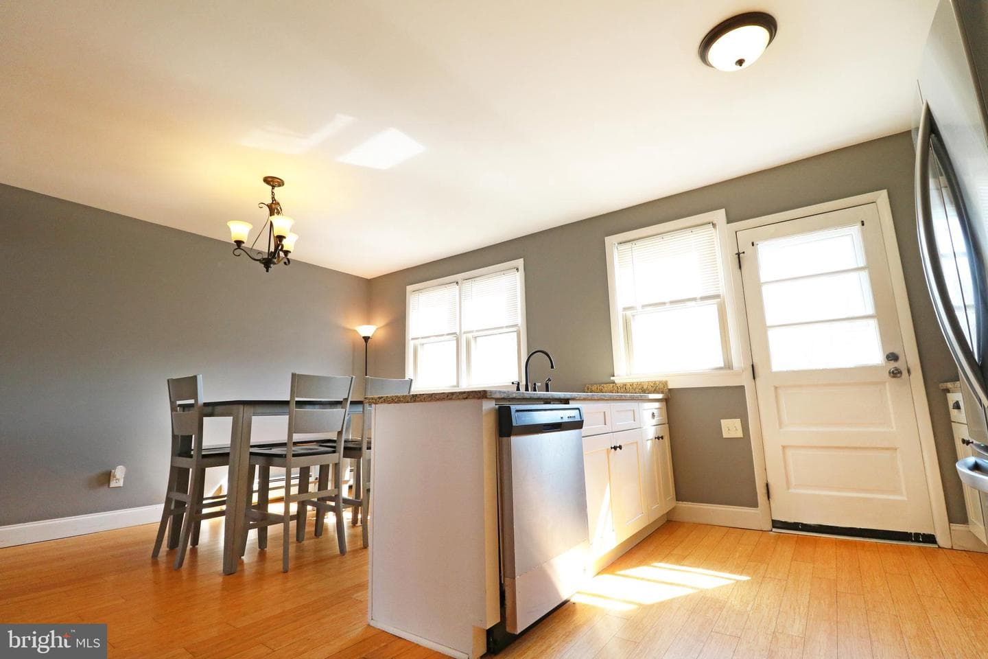 929 Galbraith photo 14