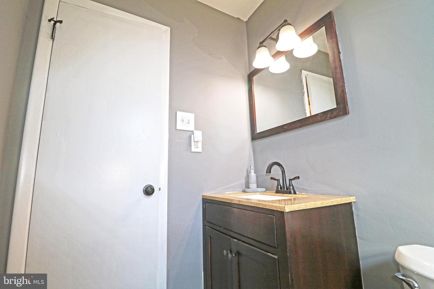 929 Galbraith photo 23