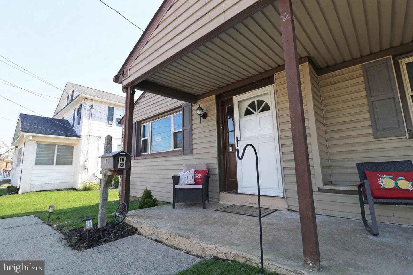 929 Galbraith photo 4