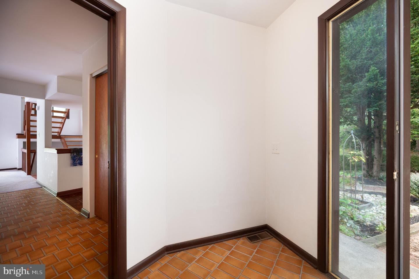 111 Harvey Lane photo 2