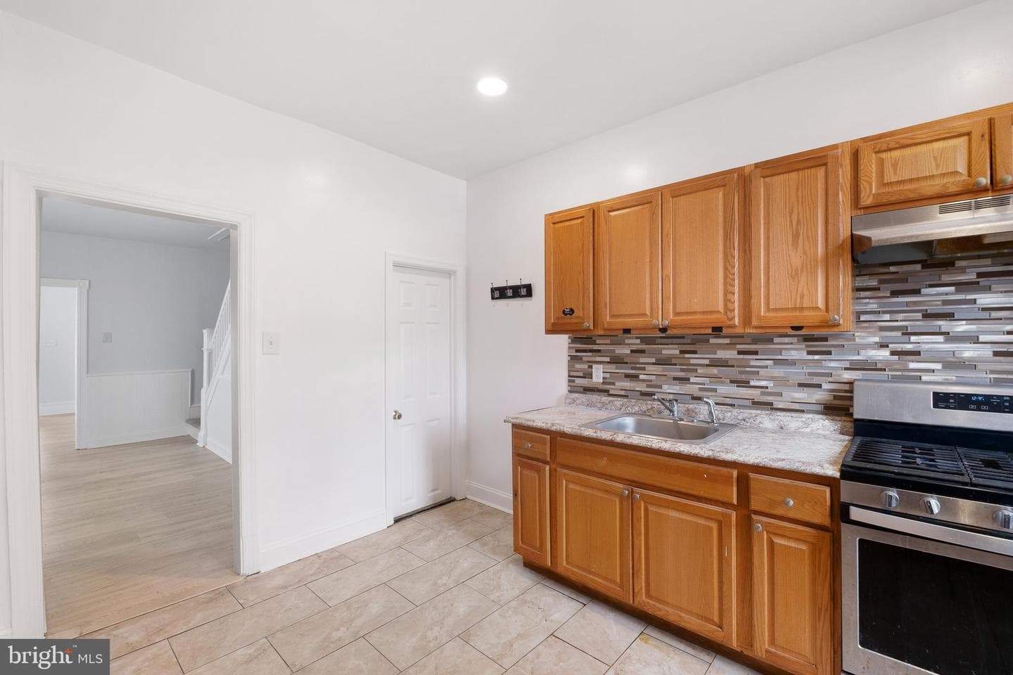 403 S 6th Street photo 11