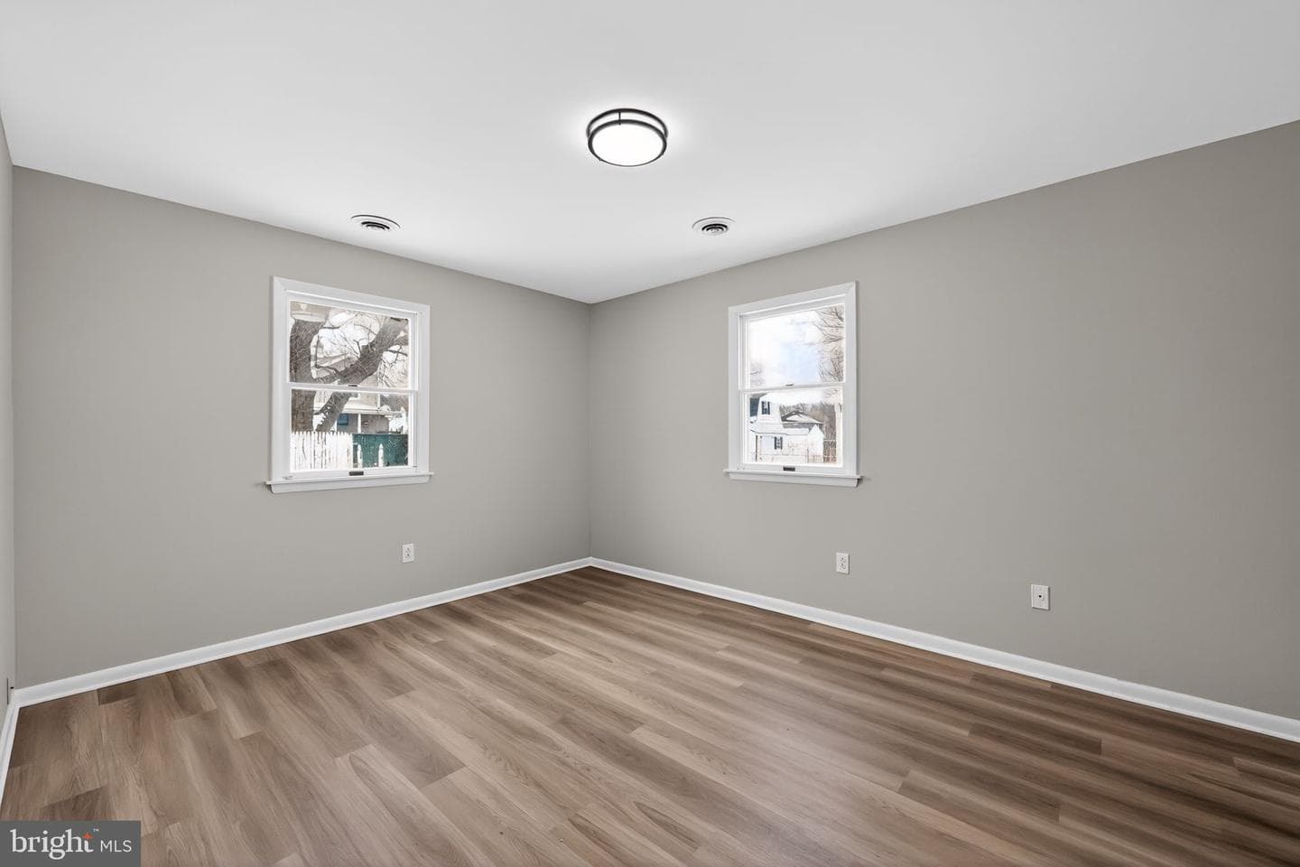 9 Maise Avenue photo 3