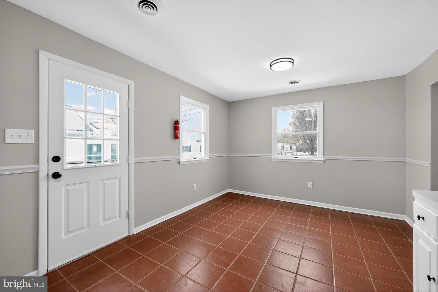 9 Maise Avenue photo 5