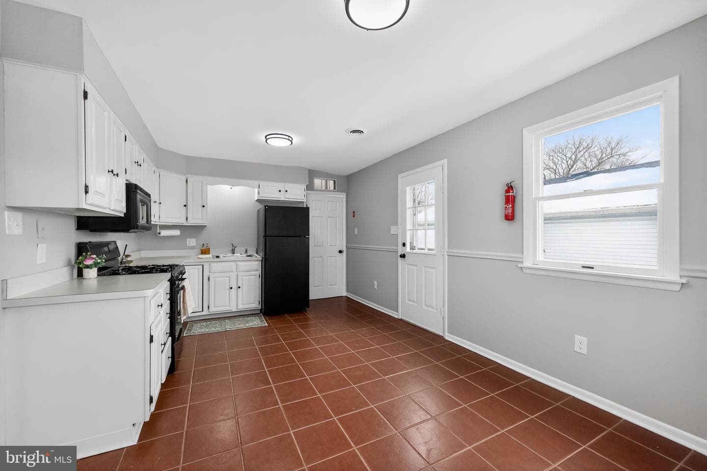 9 Maise Avenue photo 8