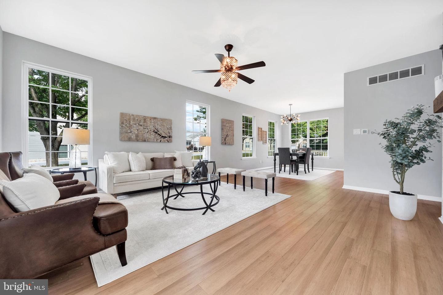 1702 Magnolia Court photo 4