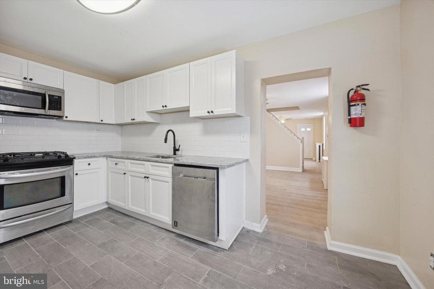 45 S Sycamore Avenue photo 12