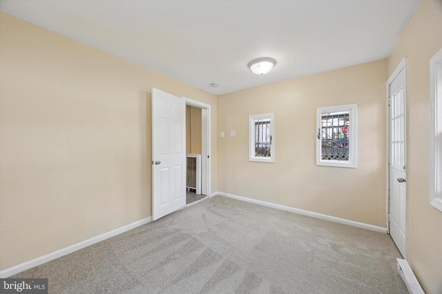 45 S Sycamore Avenue photo 14