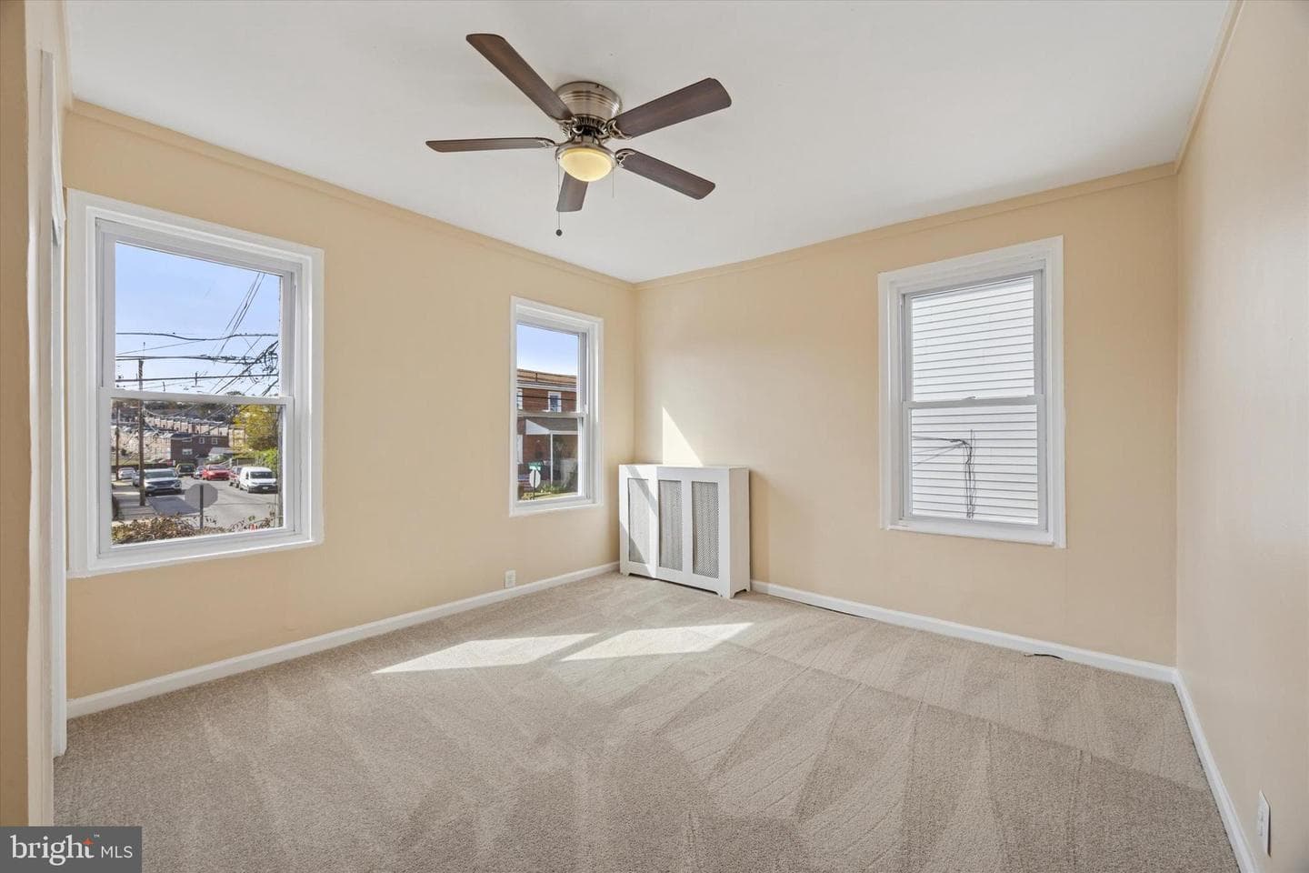45 S Sycamore Avenue photo 16