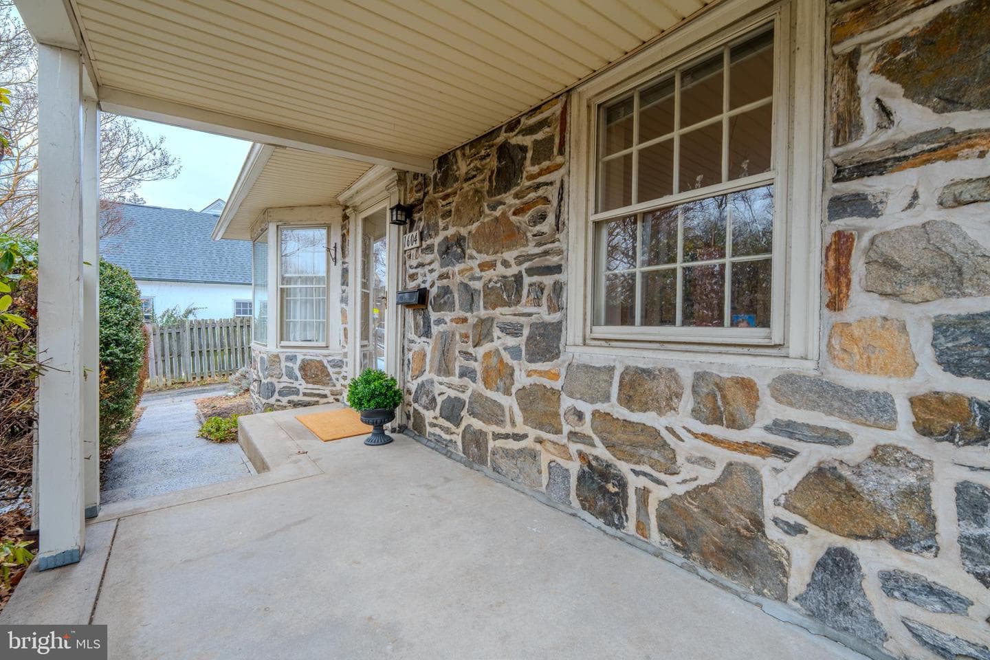 1604 Earlington Road photo 3