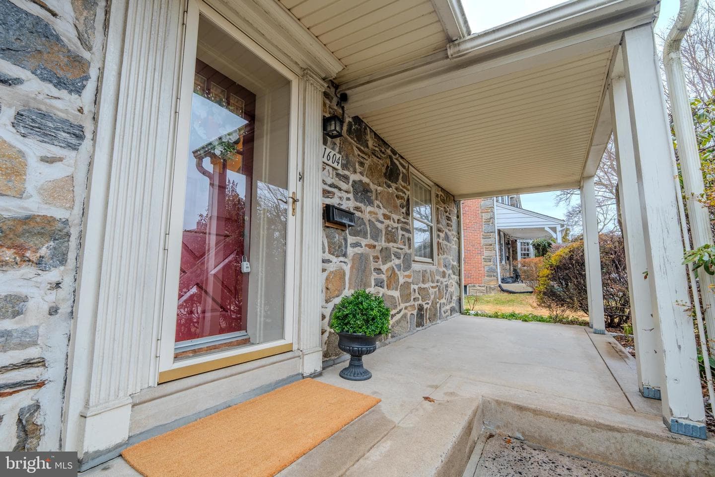 1604 Earlington Road photo 4