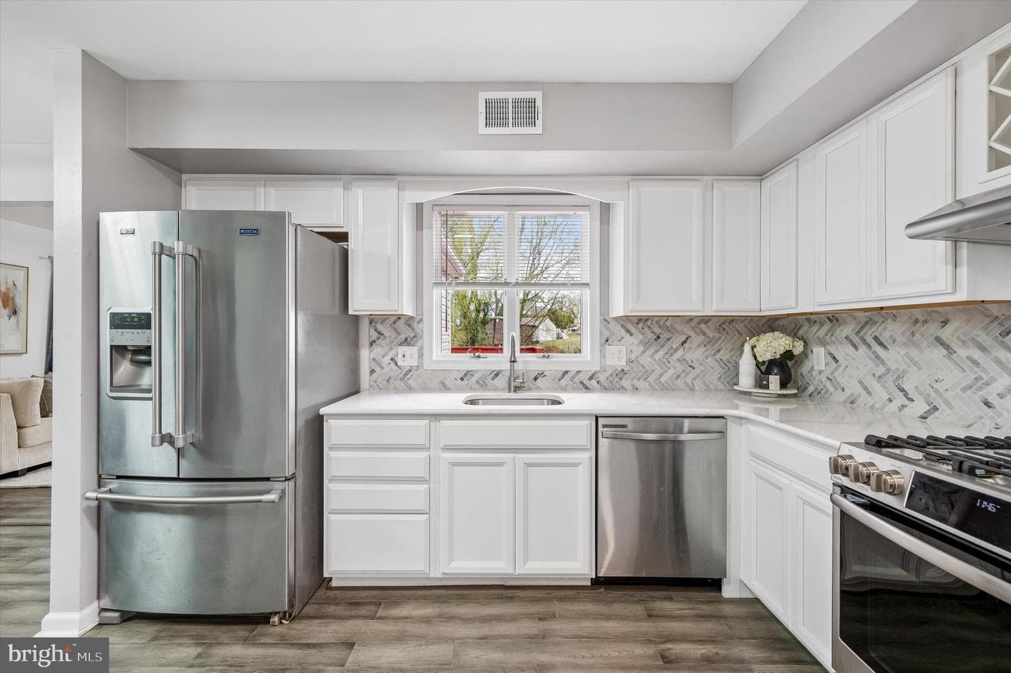 22 E Belair Road photo 14