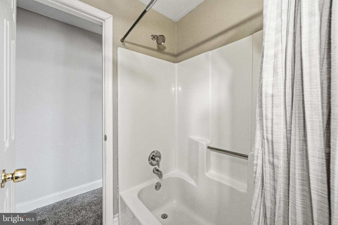 1401 Grant Avenue photo 14