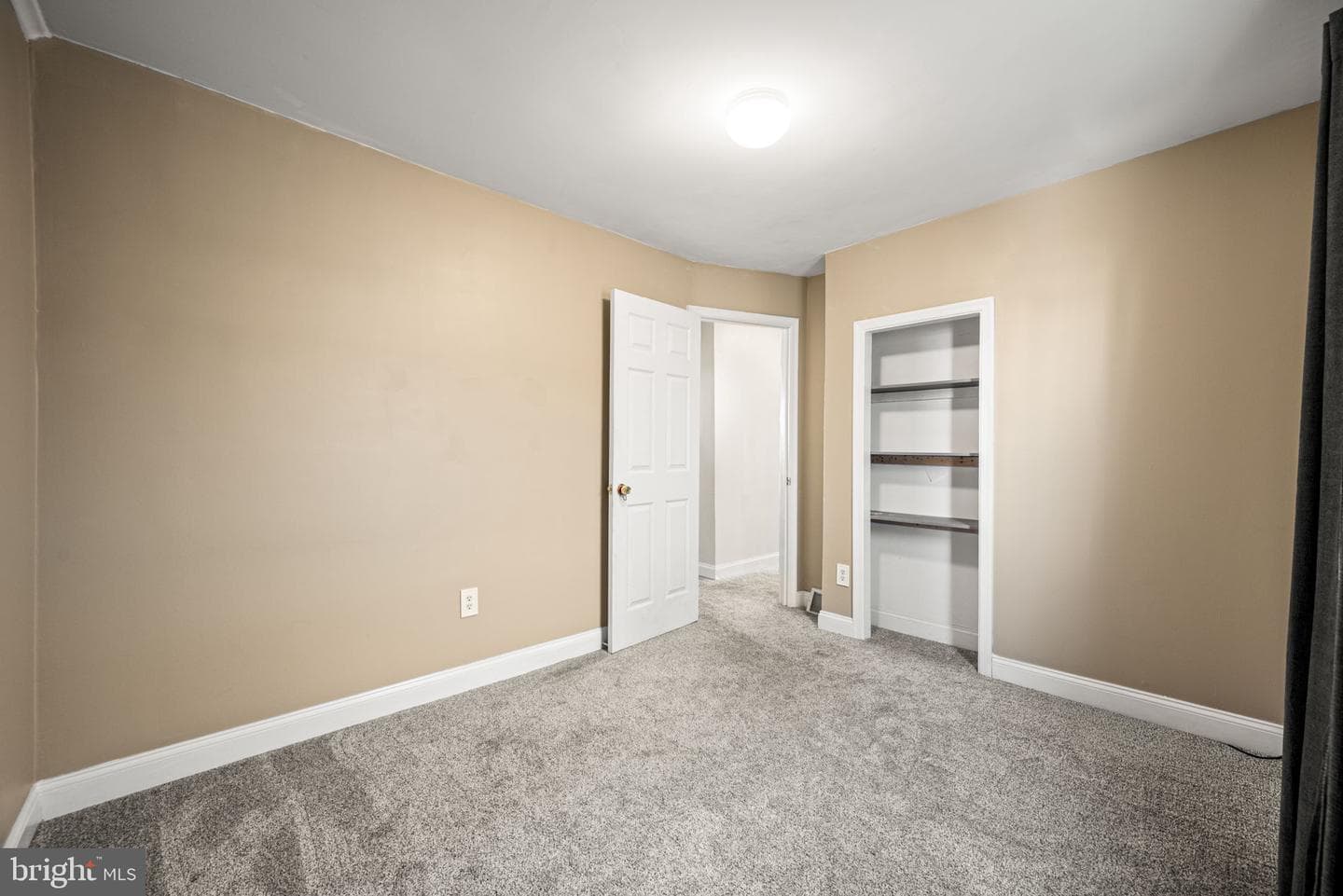 1401 Grant Avenue photo 17