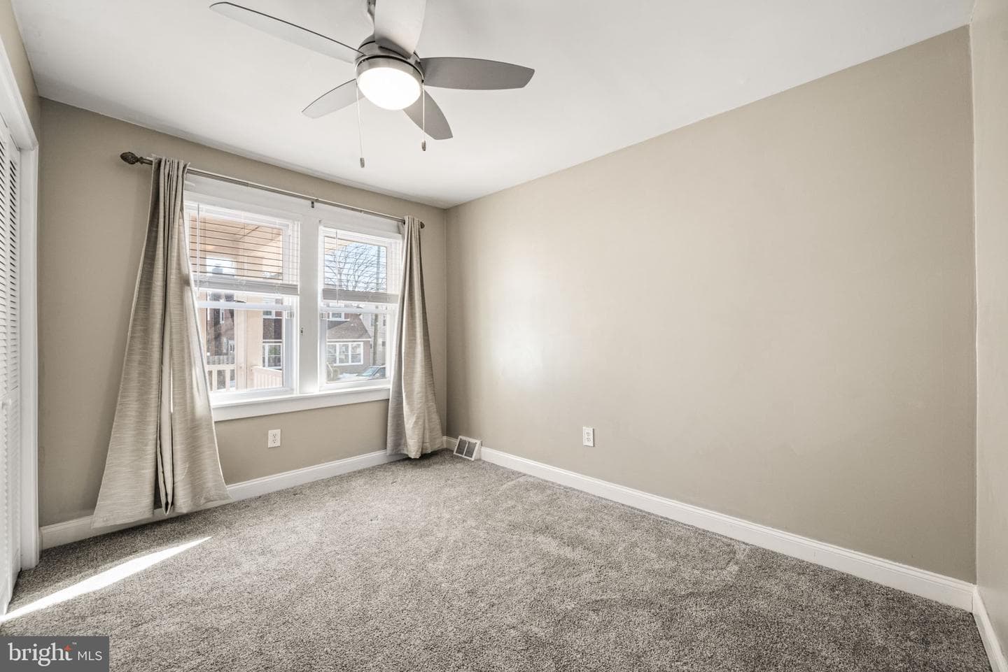 1401 Grant Avenue photo 20