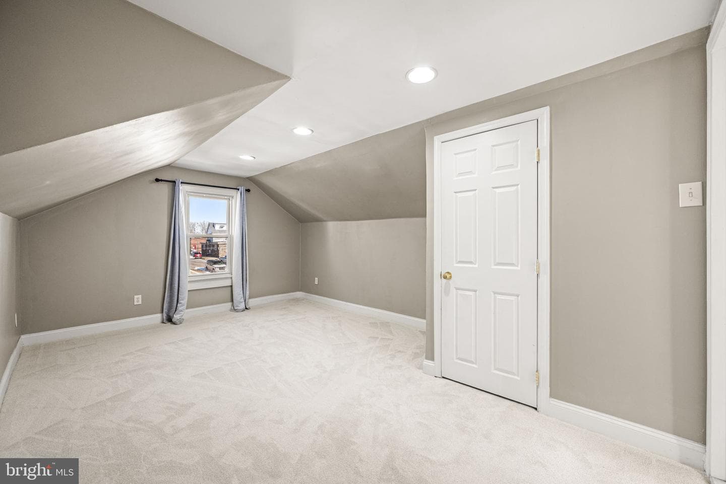 1401 Grant Avenue photo 22