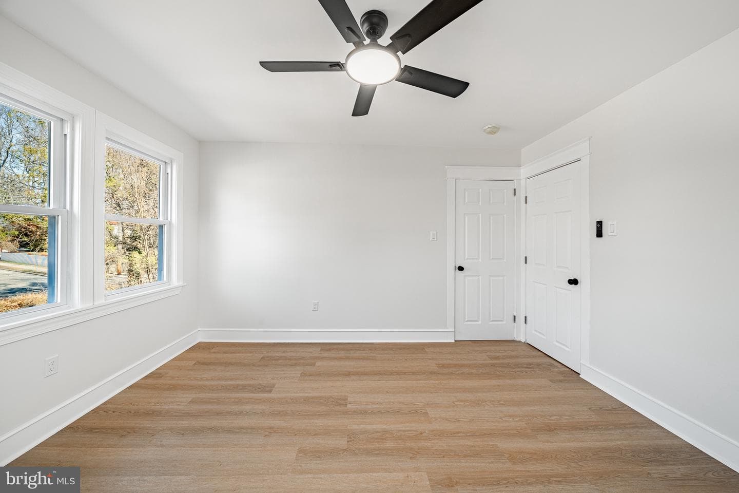 700 E Ridley Avenue photo 22