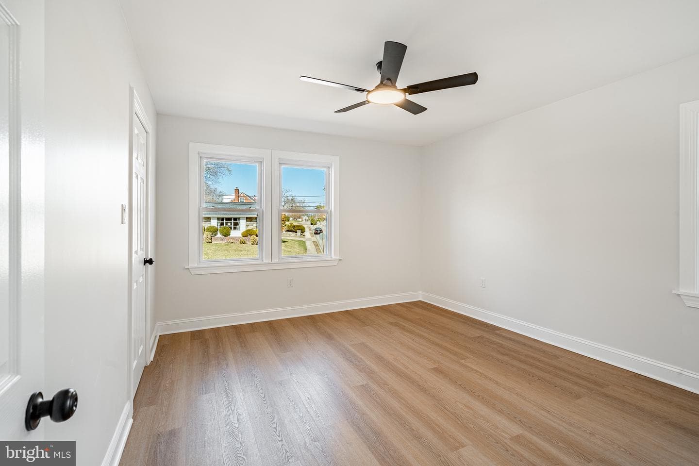 700 E Ridley Avenue photo 23