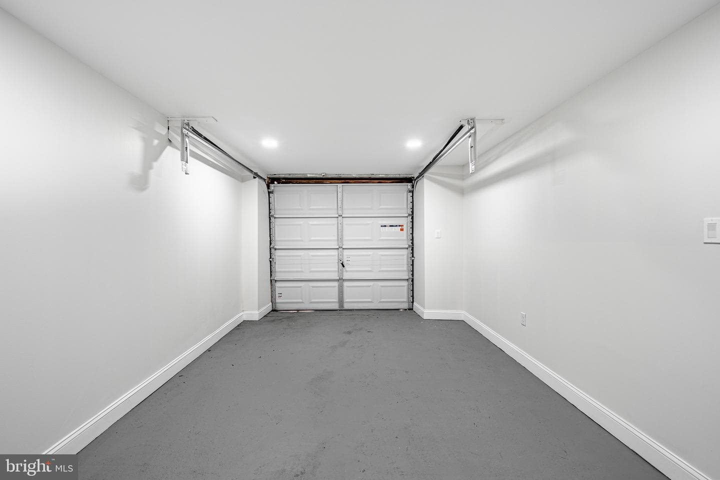 700 E Ridley Avenue photo 35