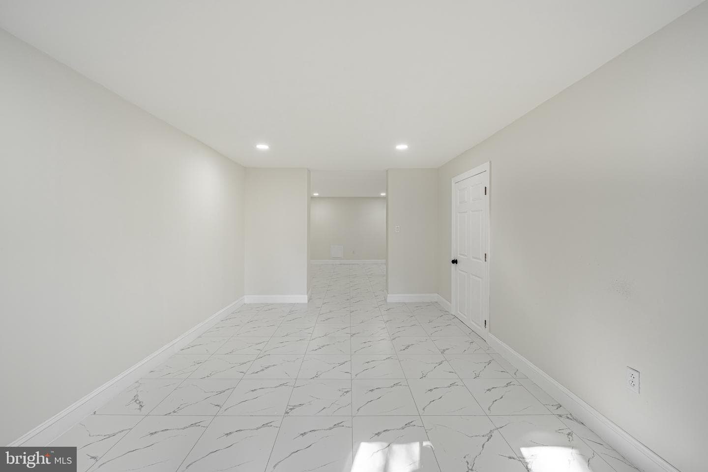 700 E Ridley Avenue photo 37