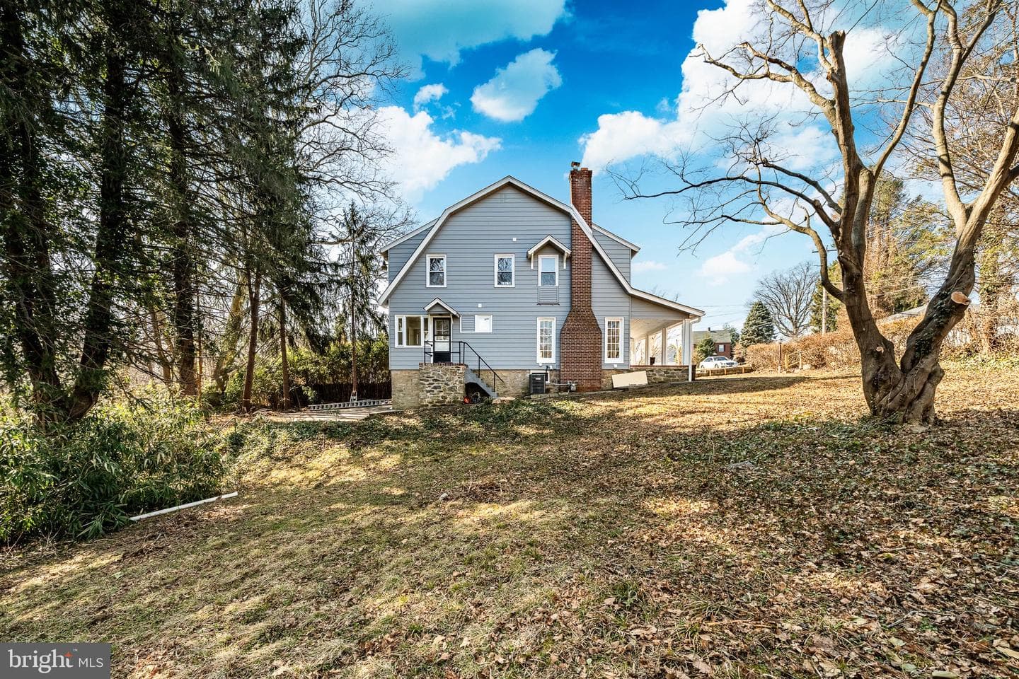 700 E Ridley Avenue photo 40