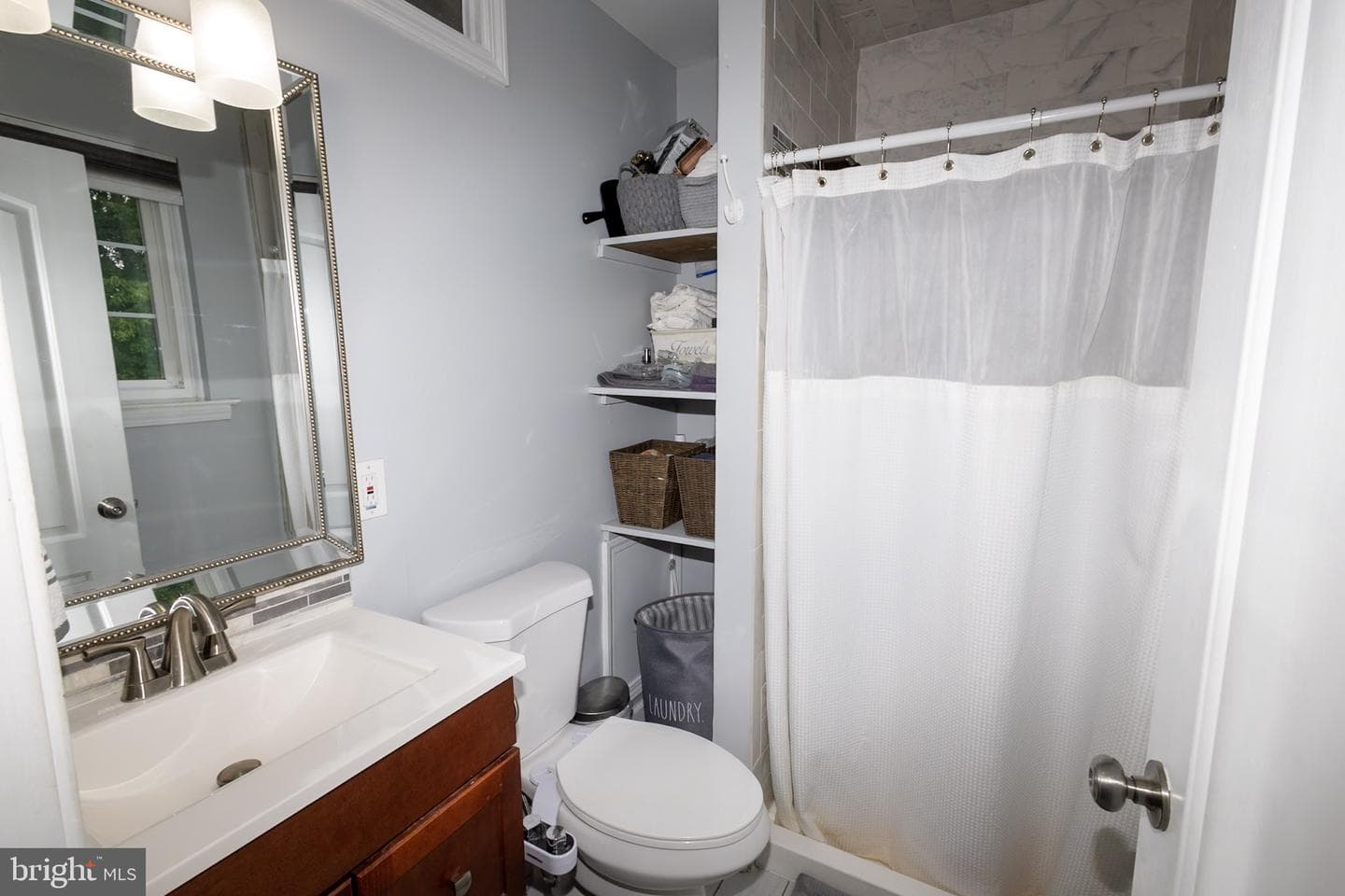 1207 Malatesta Avenue photo 12
