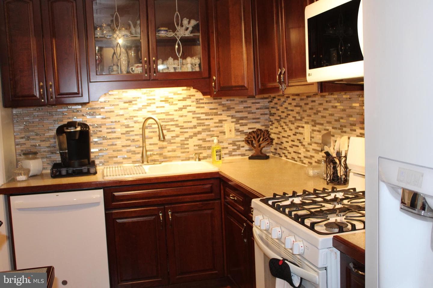 542 Michell Street photo 11