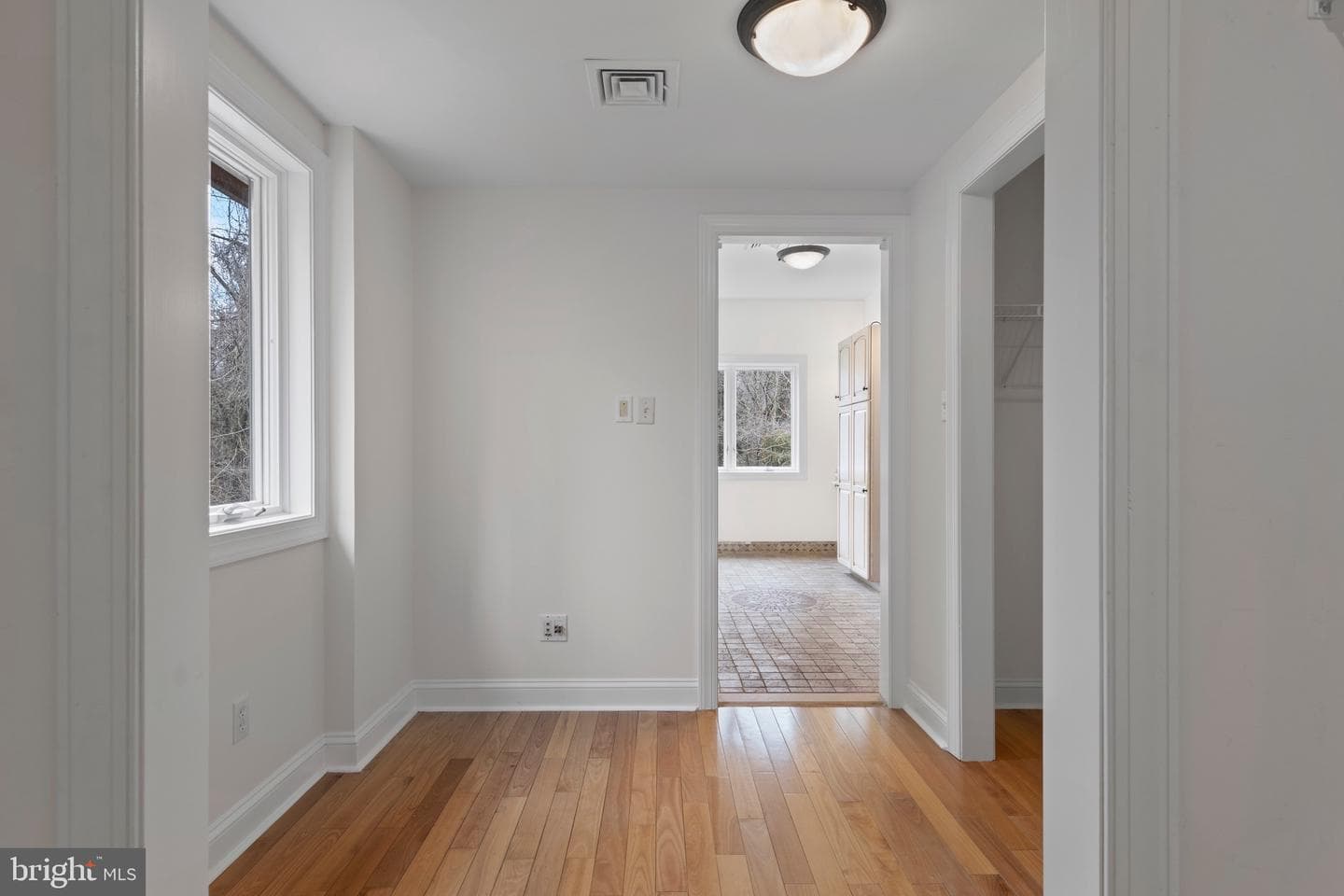 525 N Swarthmore Avenue photo 34