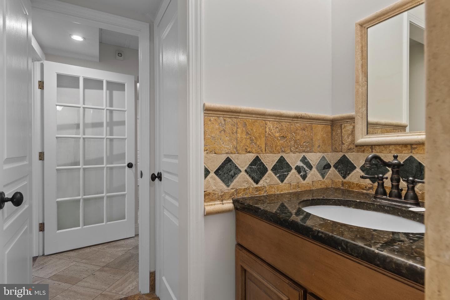 525 N Swarthmore Avenue photo 47