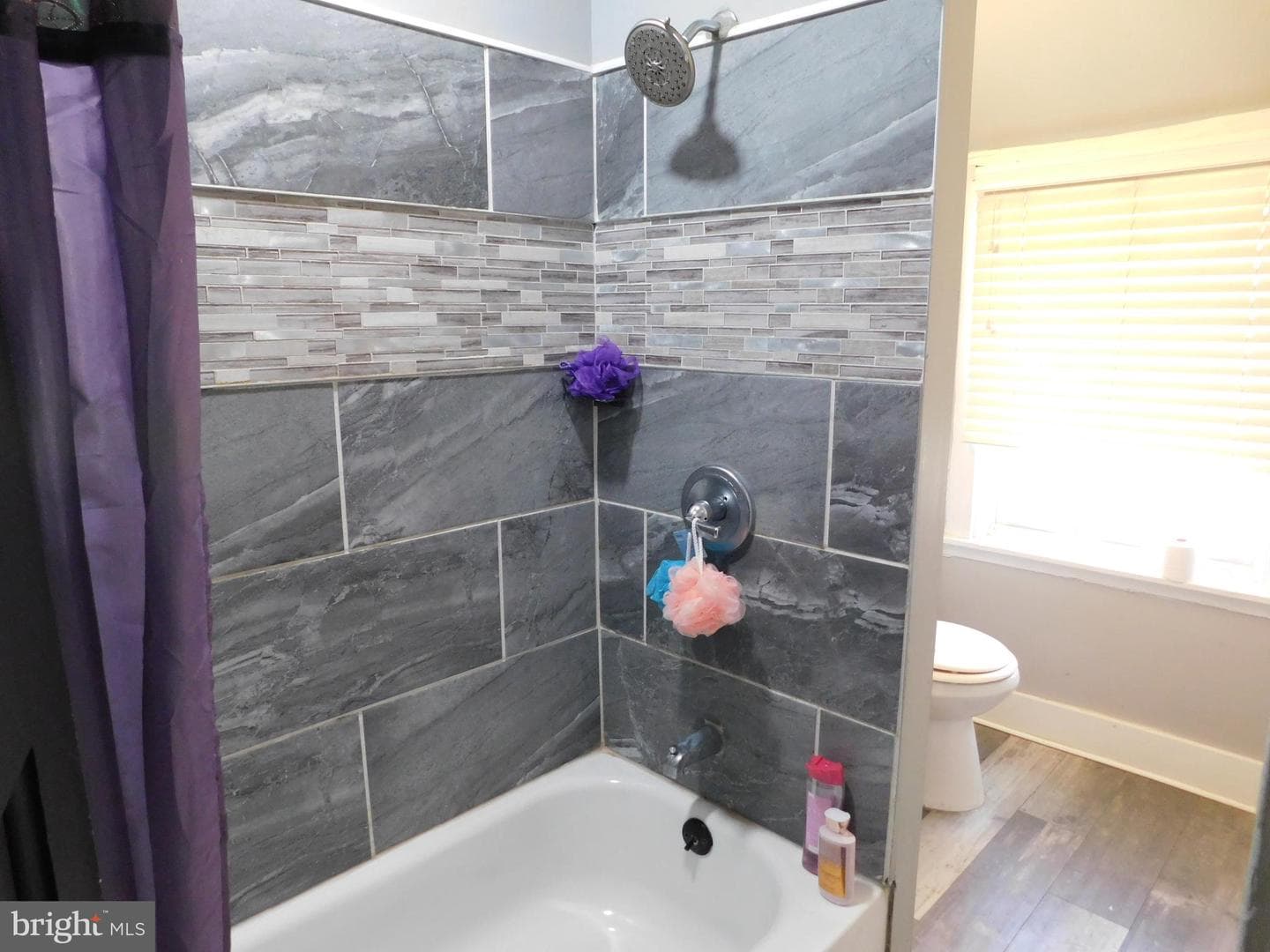1202 Morton Avenue photo 18