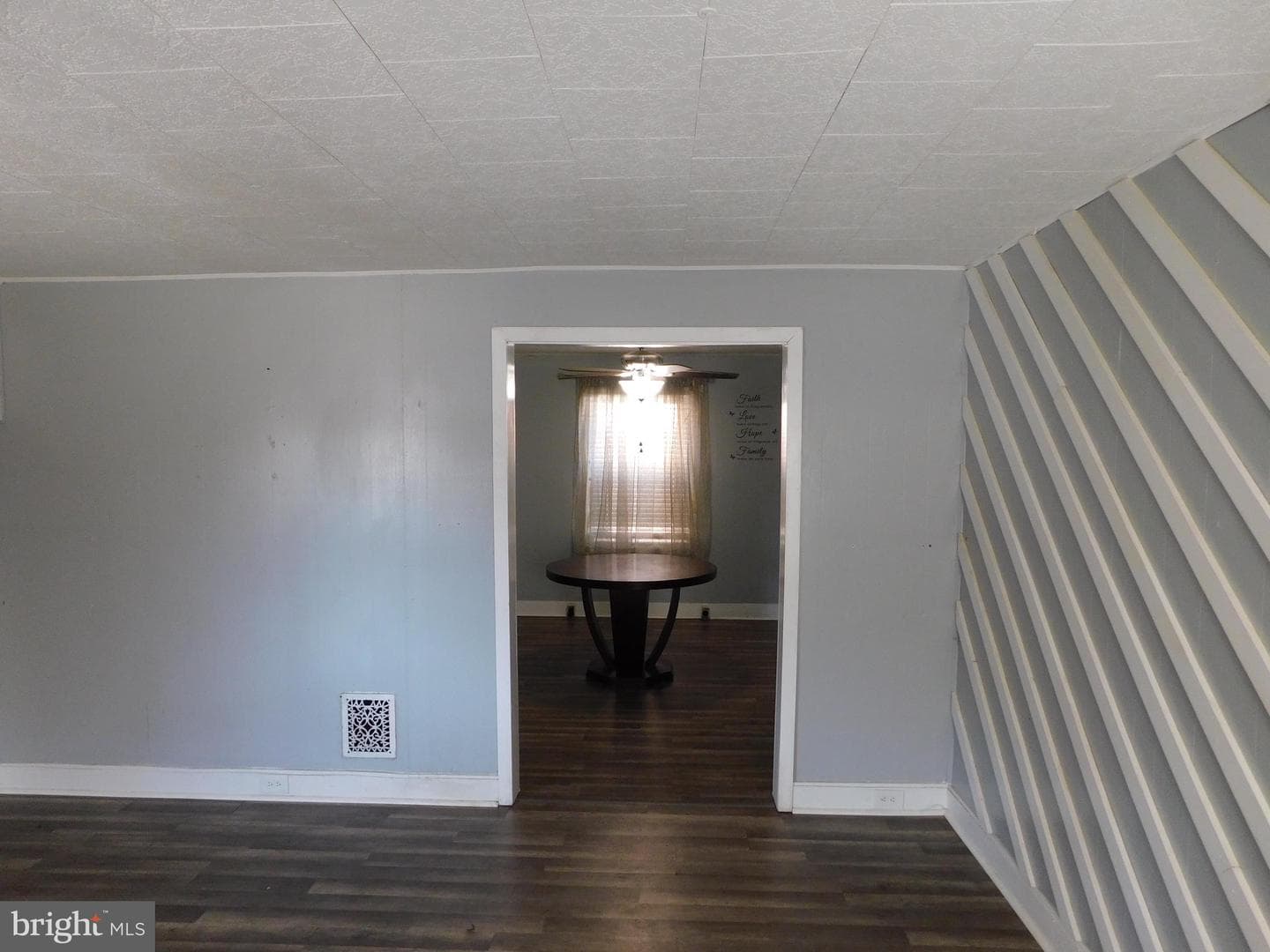 1202 Morton Avenue photo 8