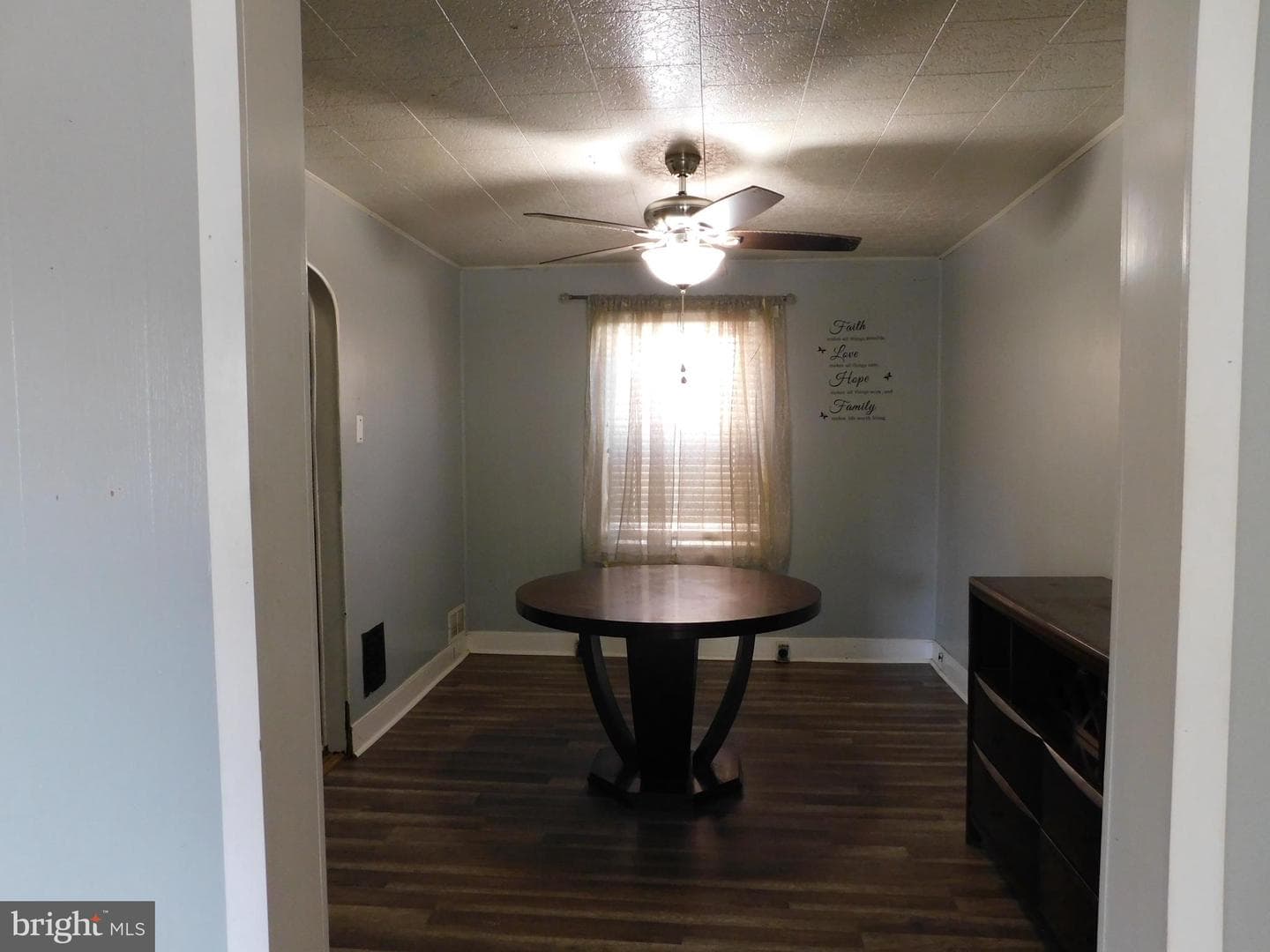 1202 Morton Avenue photo 9