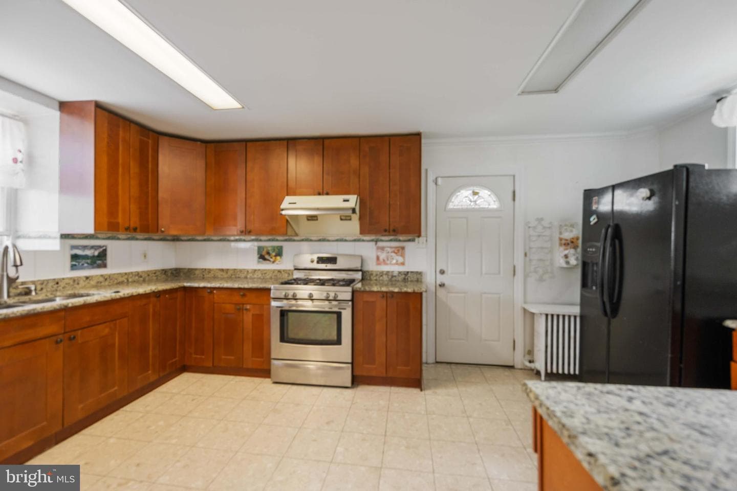 537 Elm Avenue photo 14