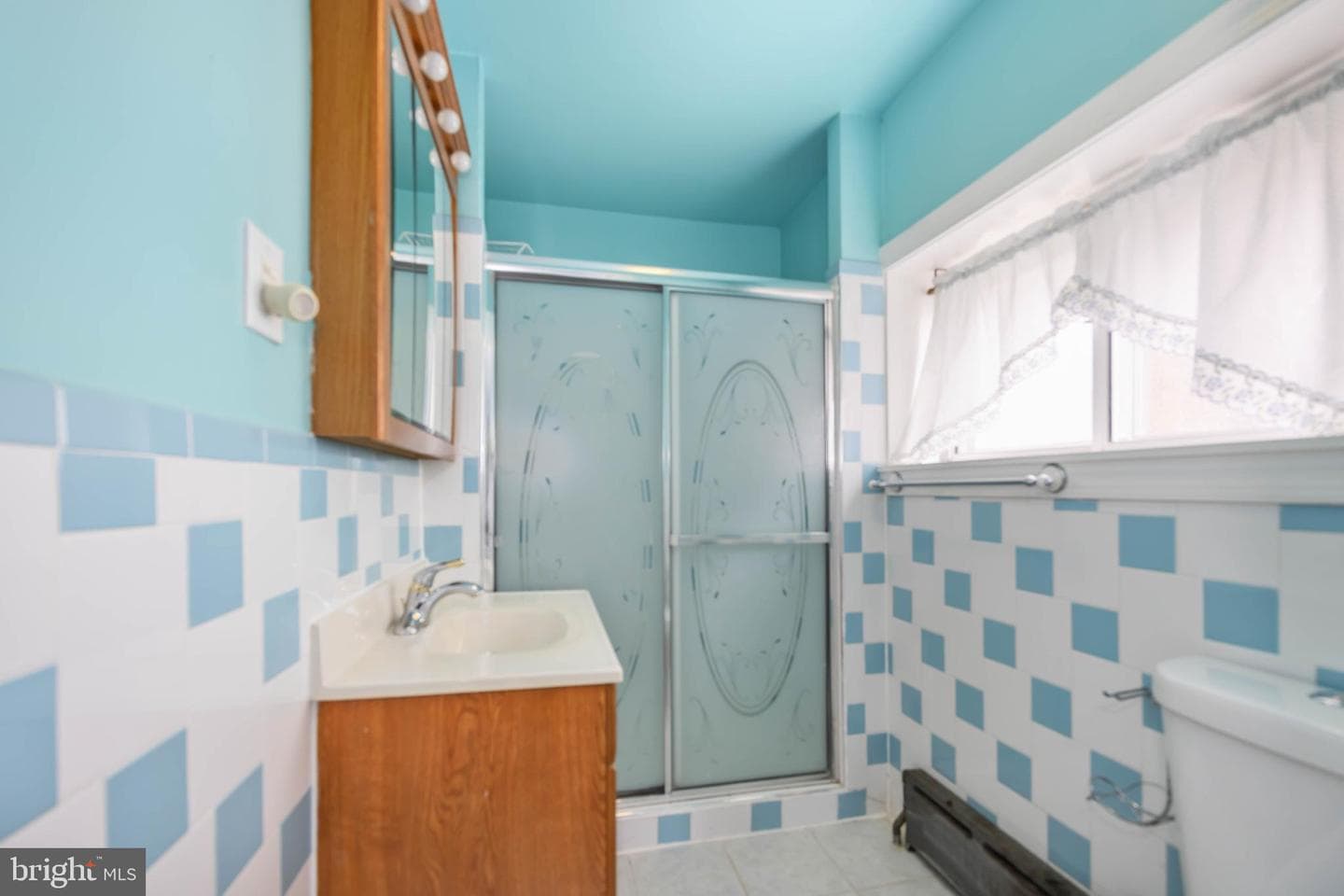 537 Elm Avenue photo 25
