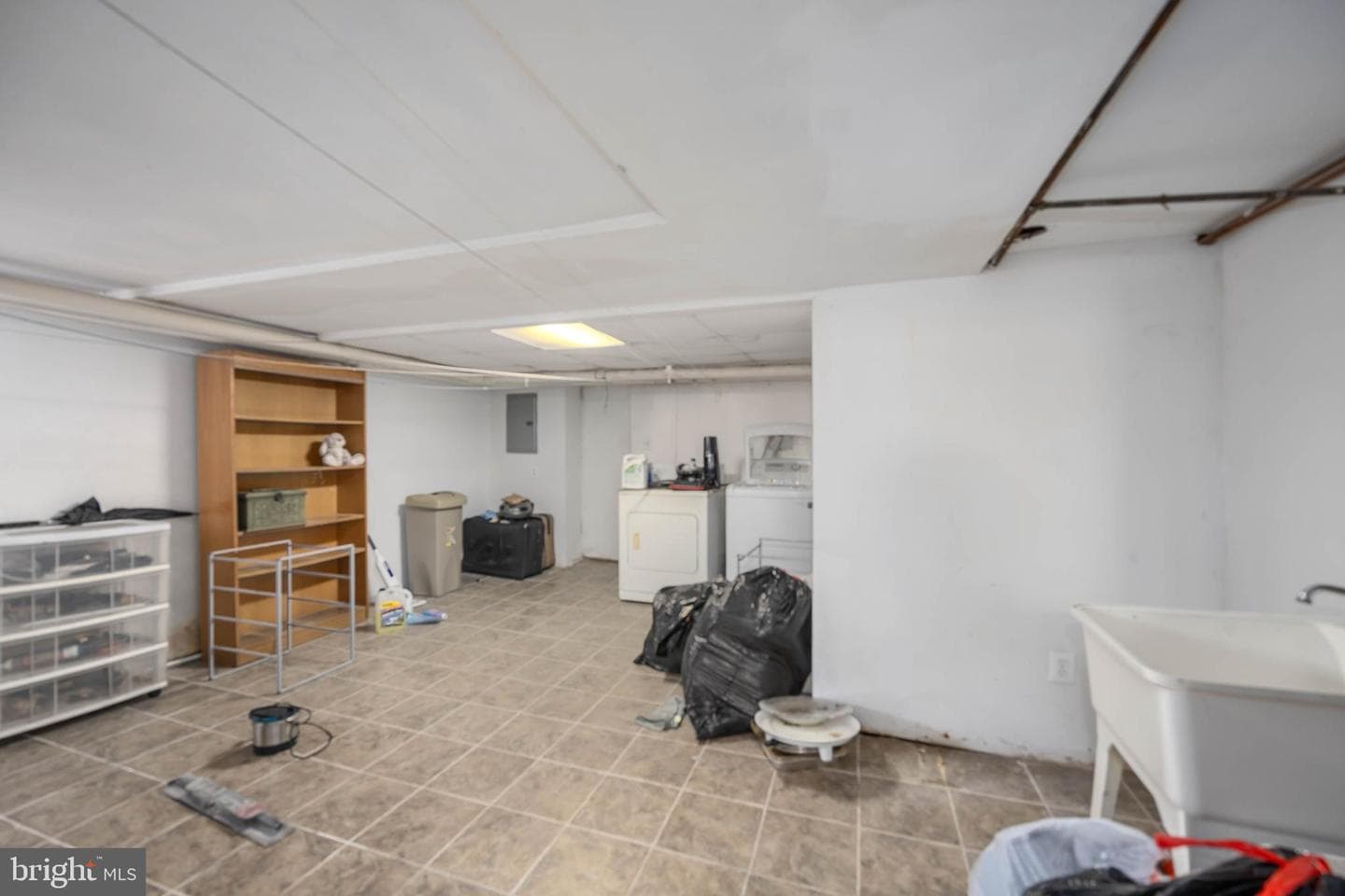 537 Elm Avenue photo 27