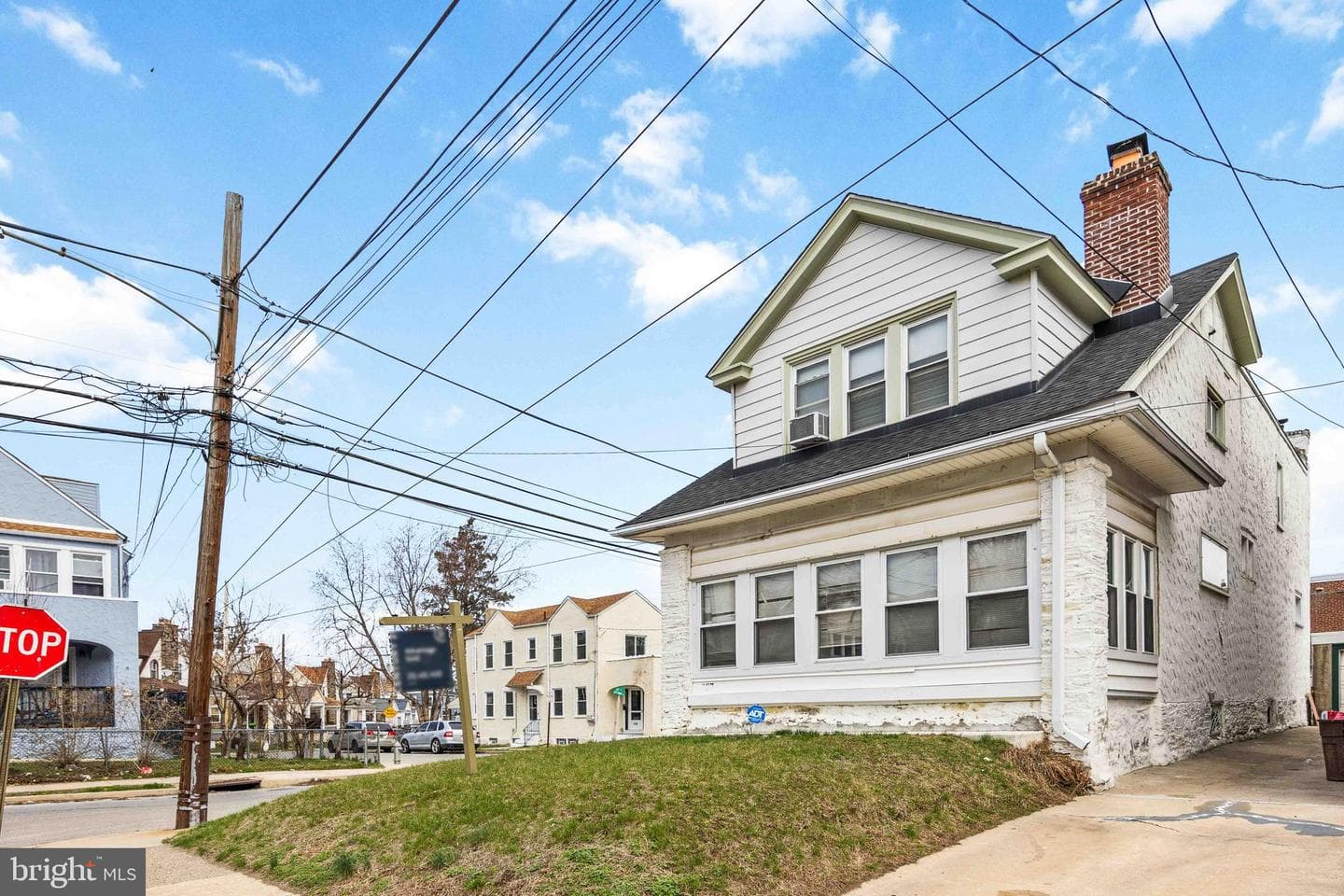 537 Elm Avenue photo 3