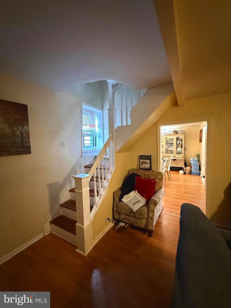 212 N Maple Avenue photo 9