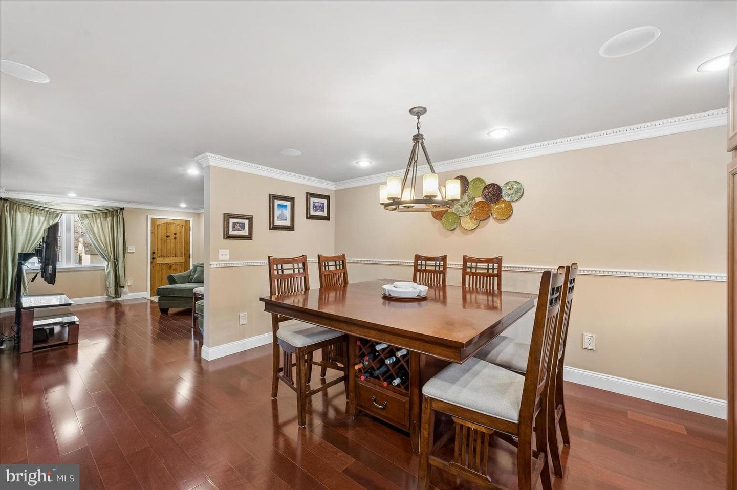 412 Rively Avenue photo 9