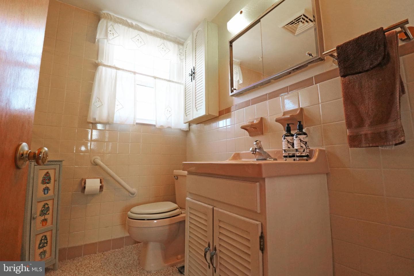 716 Cambridge Road photo 23