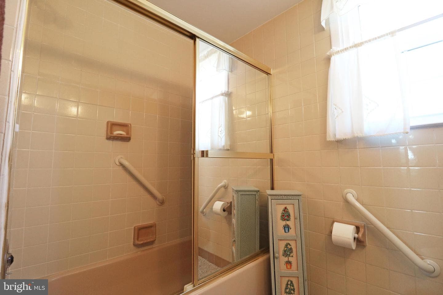 716 Cambridge Road photo 24