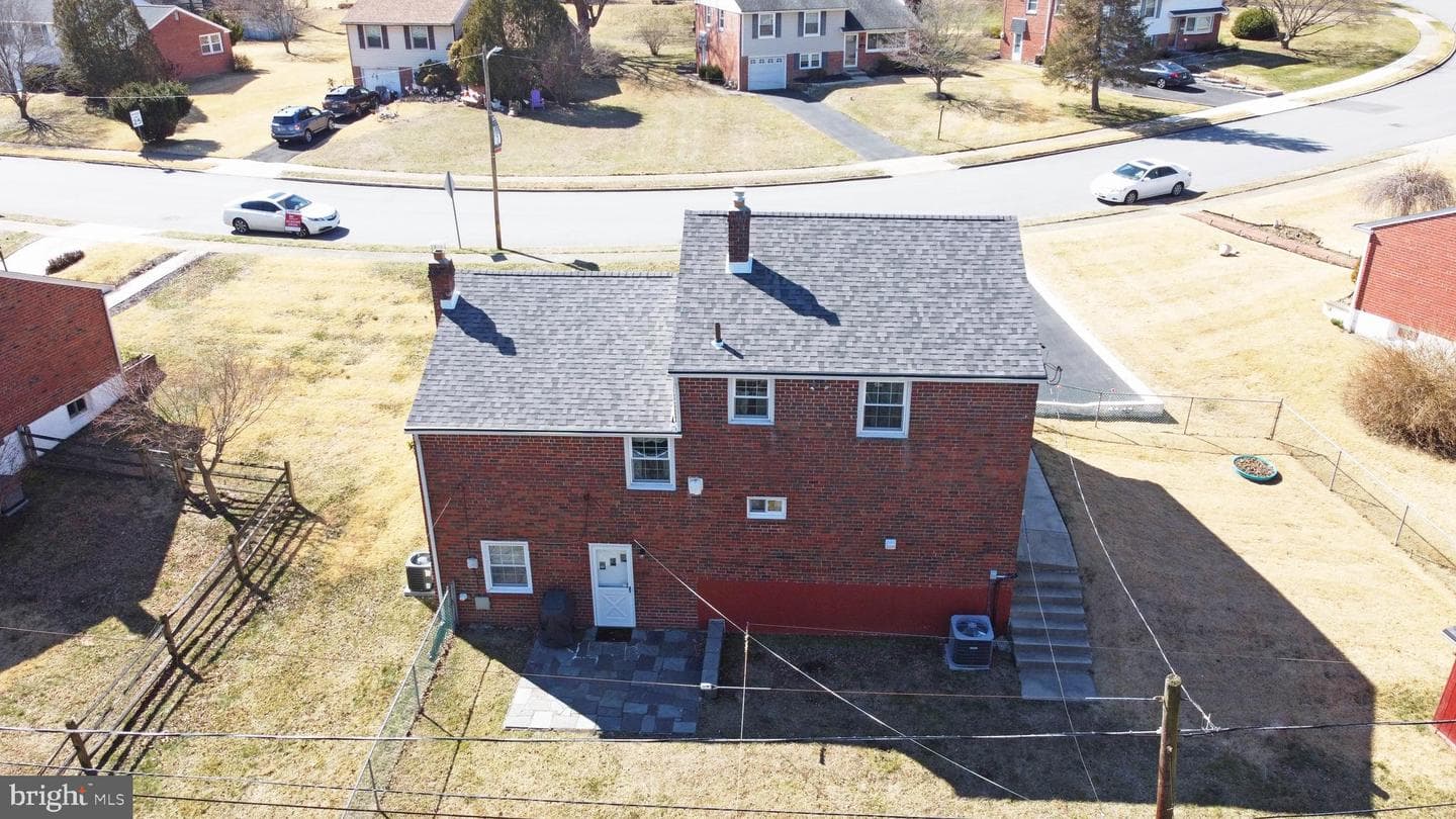 716 Cambridge Road photo 40