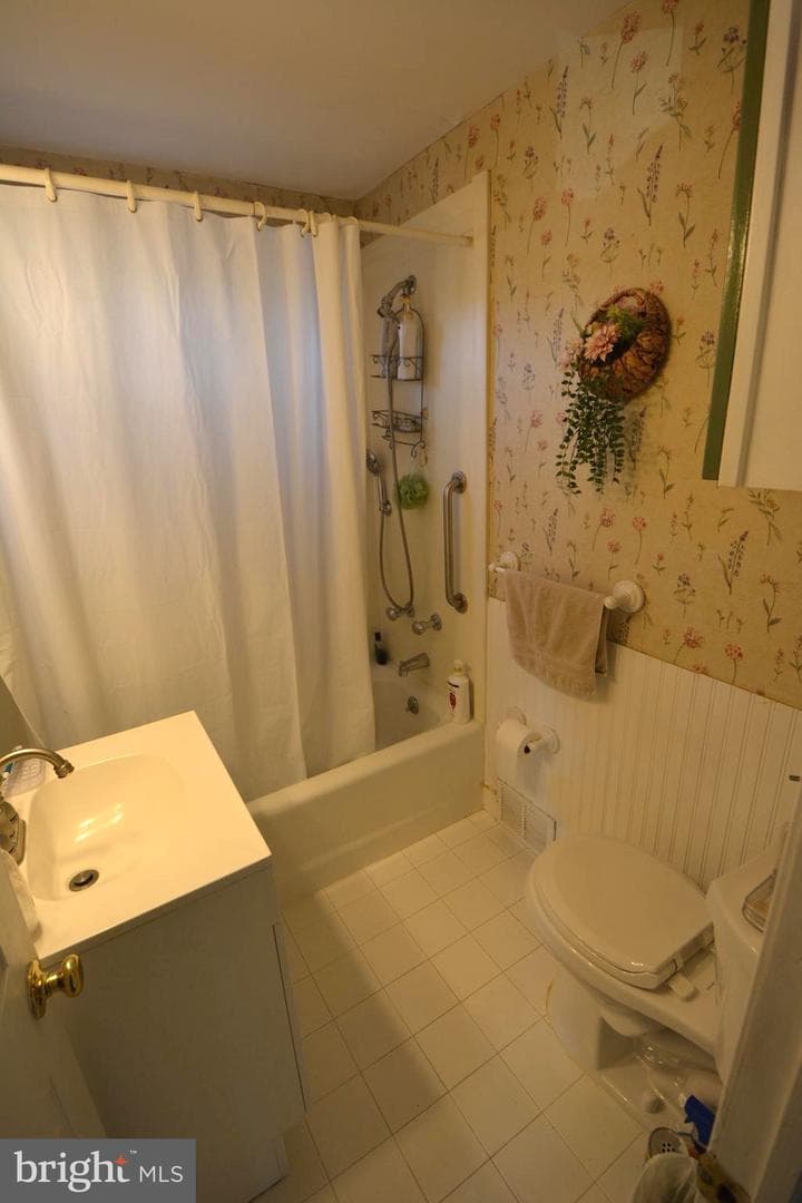 219 Fernwood Avenue photo 6