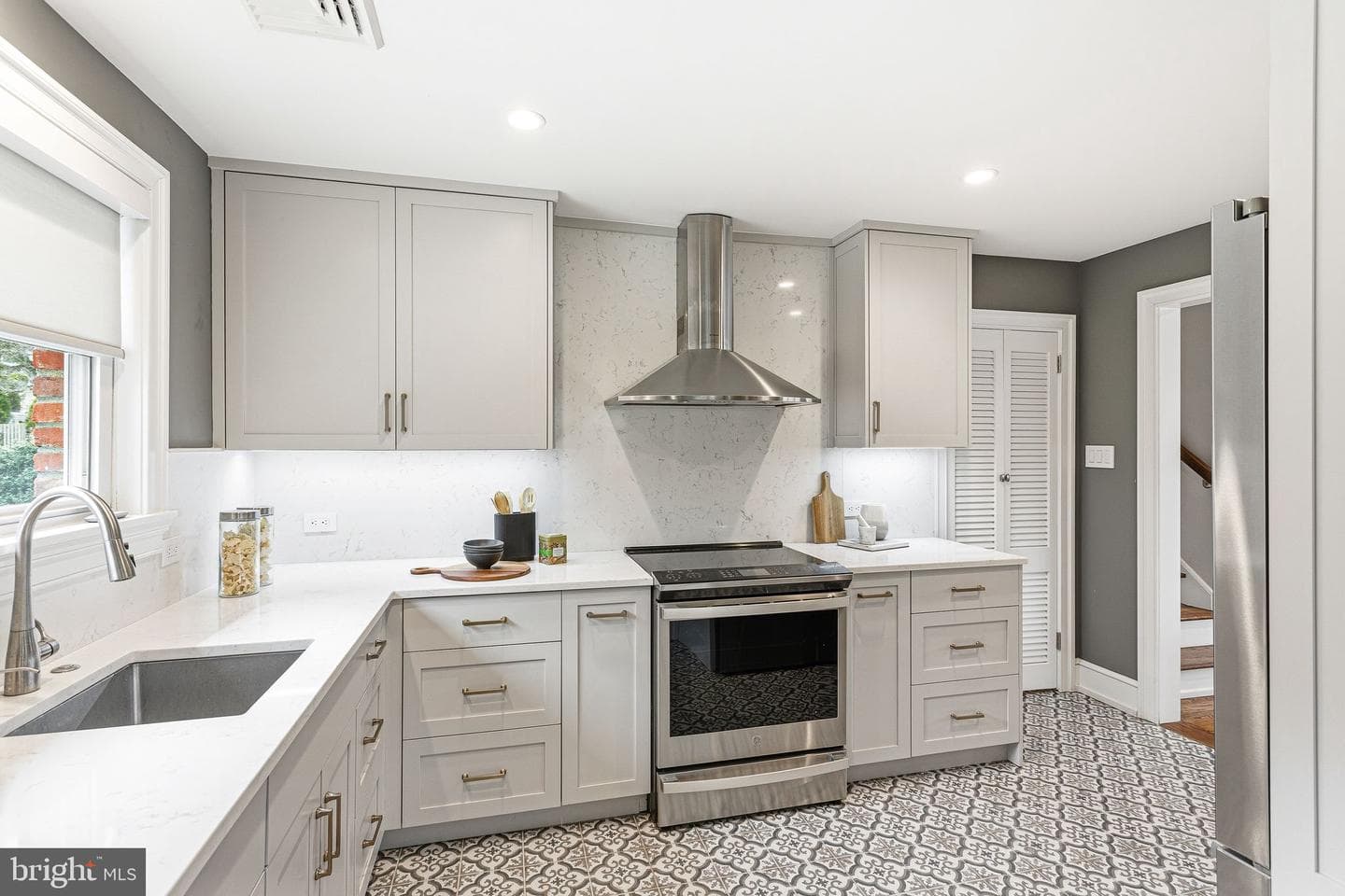 332 Overhill Road photo 6