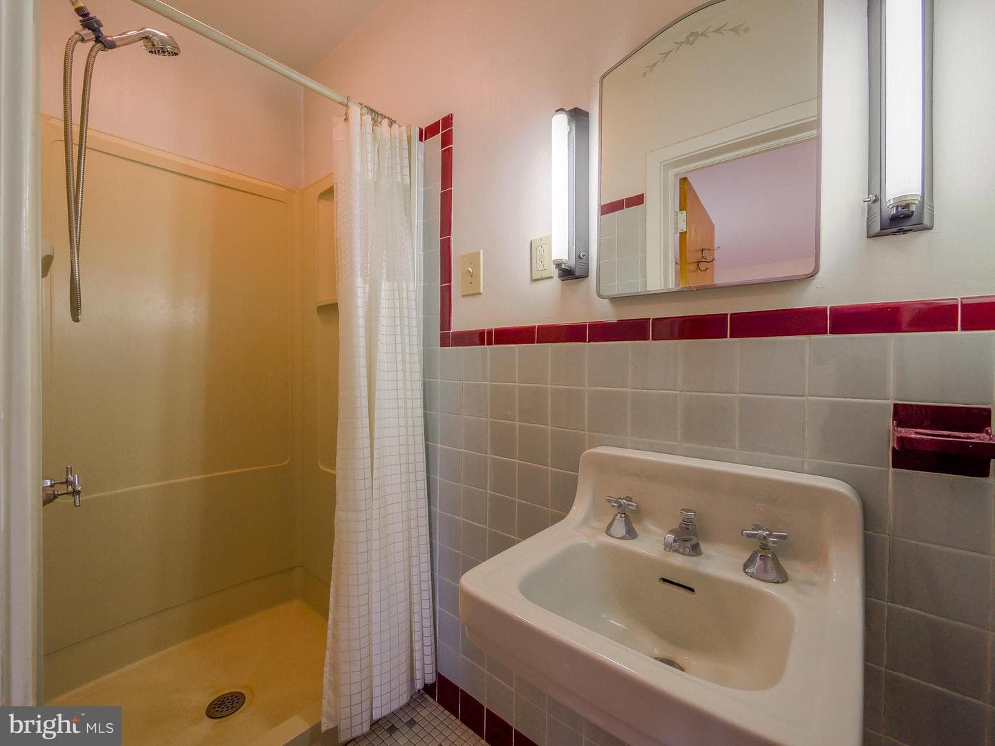 153 W Rose Valley Road photo 40