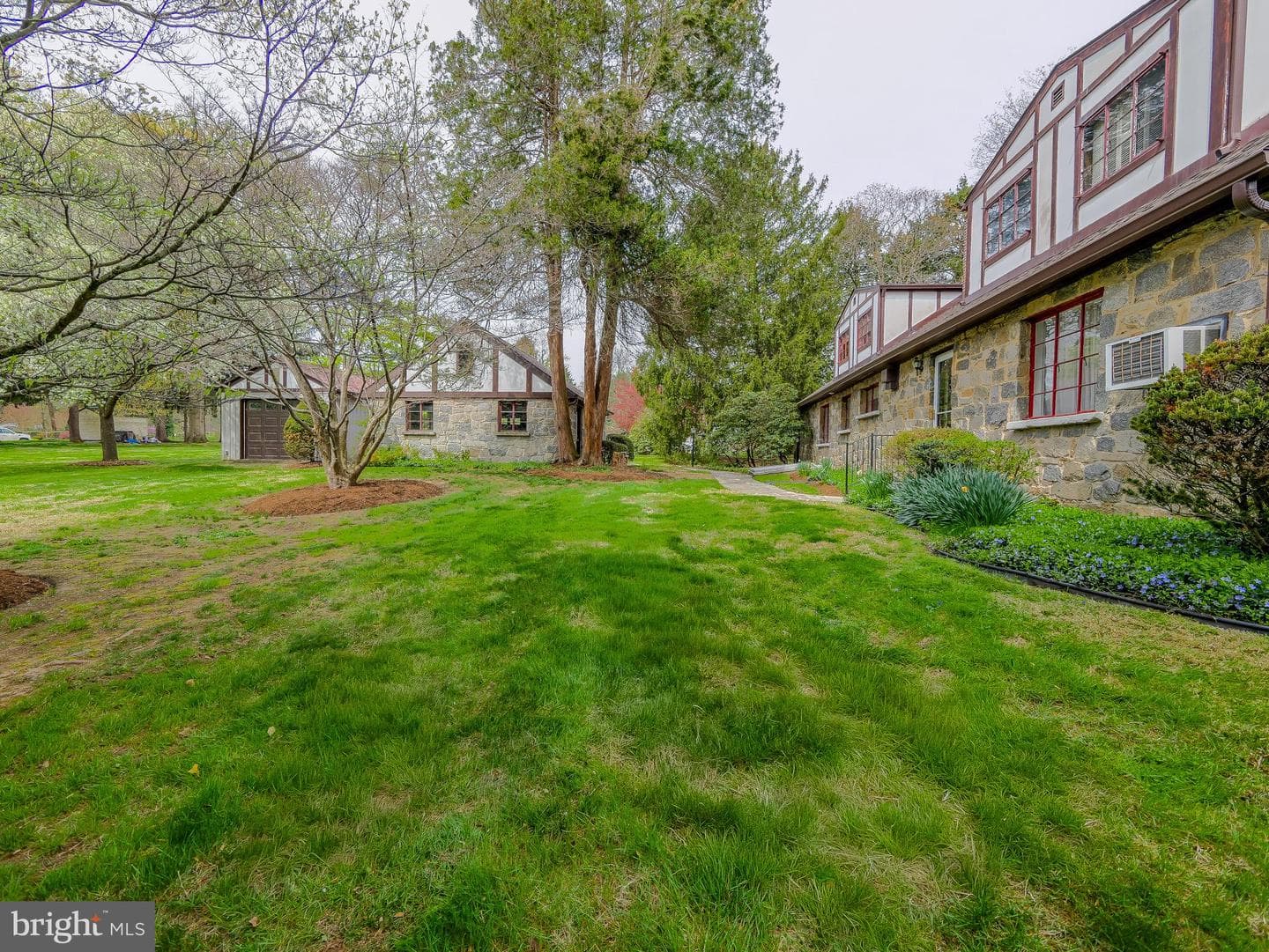 153 W Rose Valley Road photo 5