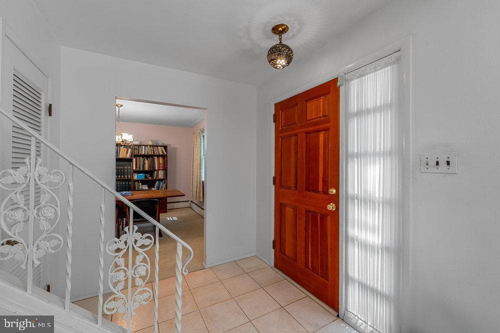 18 Springhouse Lane photo 4
