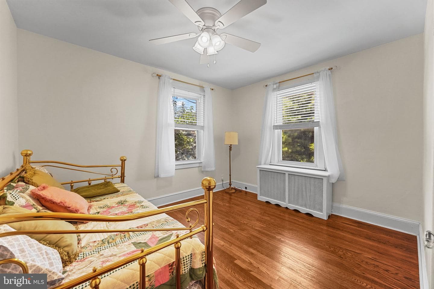 2463 Eldon Avenue photo 25