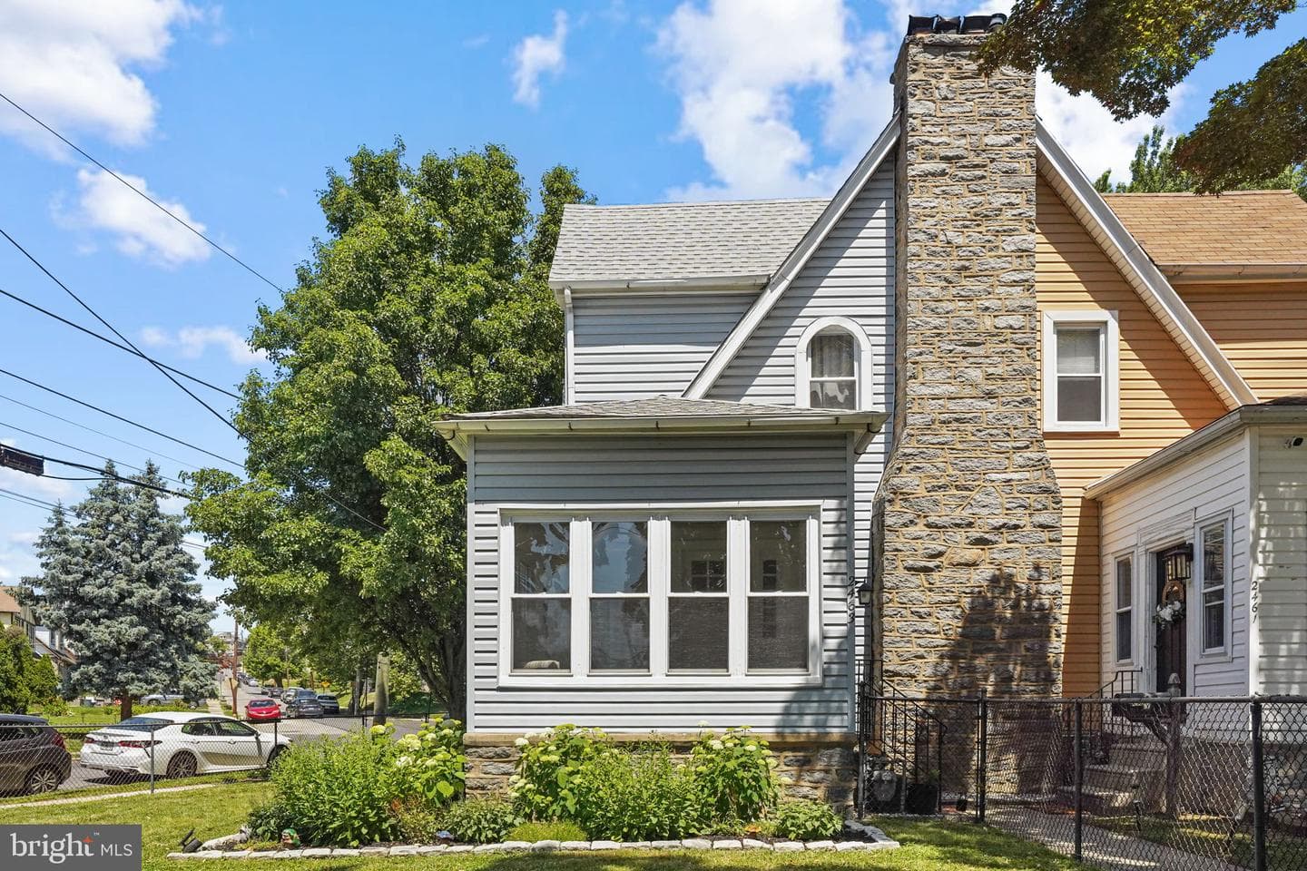2463 Eldon Avenue photo 3