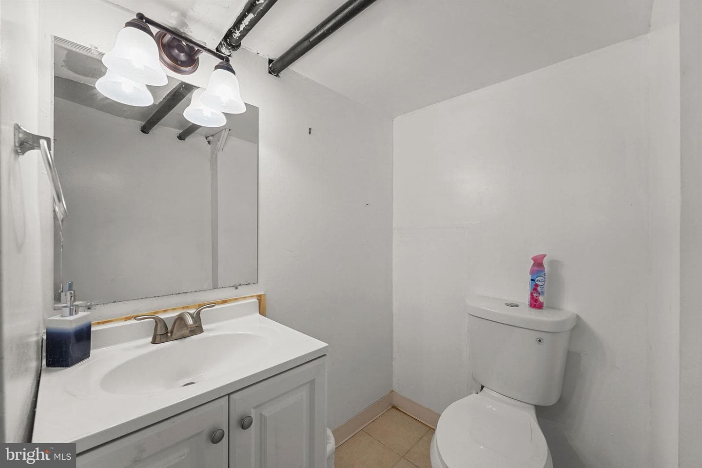 2463 Eldon Avenue photo 30