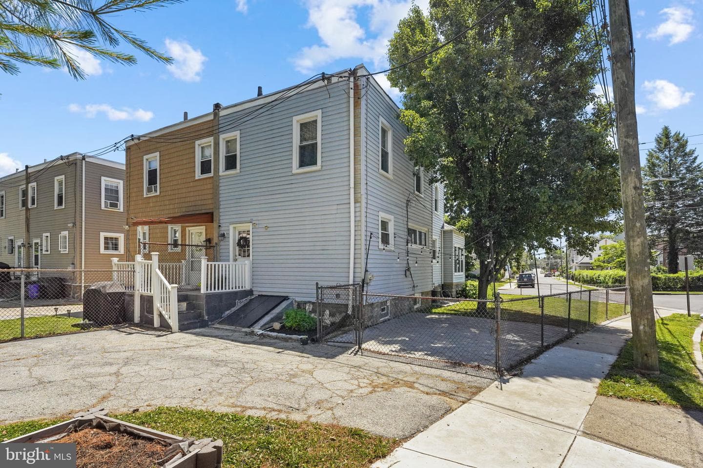 2463 Eldon Avenue photo 32