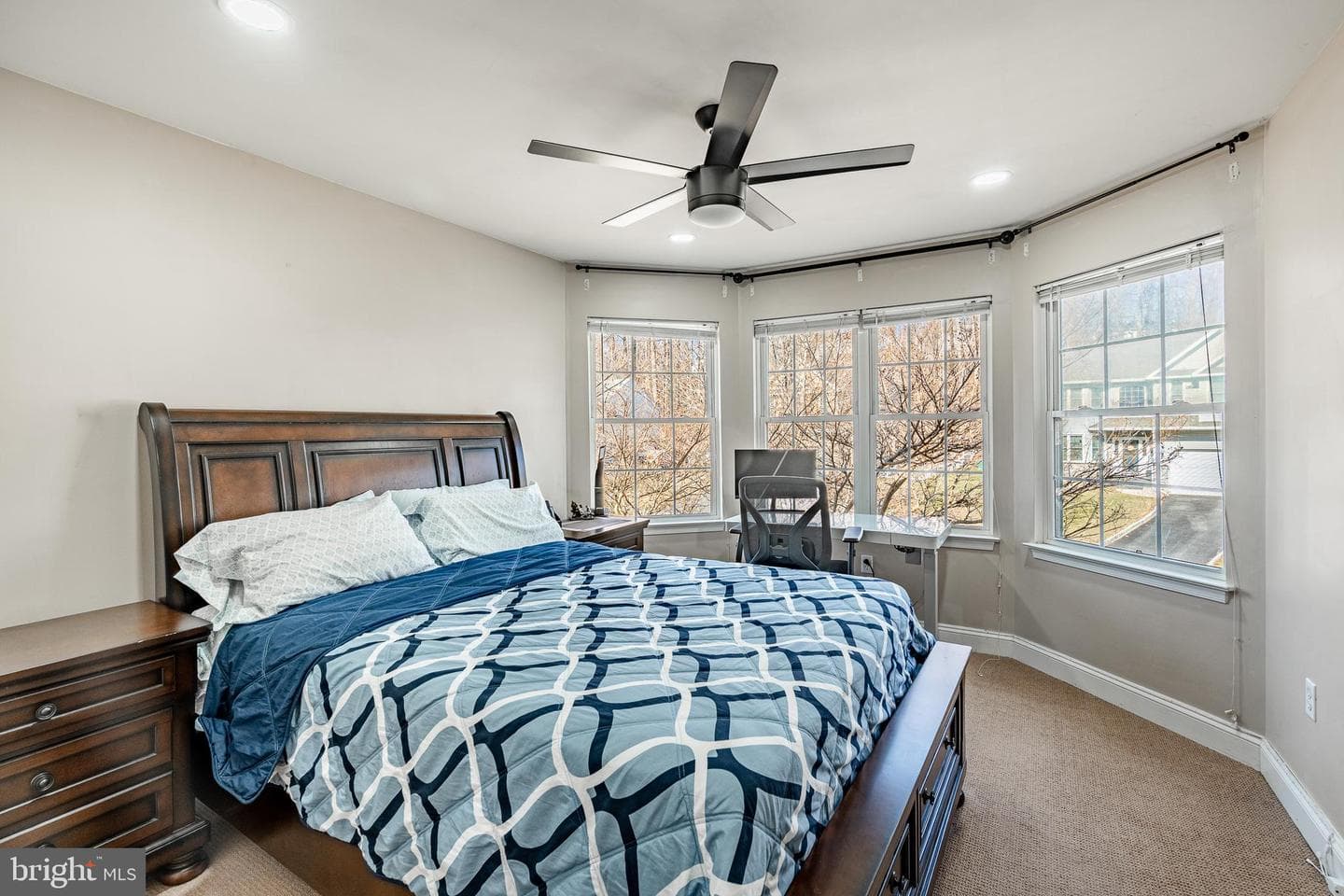 107 Luzak Street photo 40